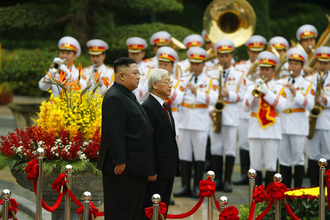 Chủ tịch Triều Tiên Kim Jong-un bắt đầu chuyến thăm hữu nghị chính thức Việt Nam